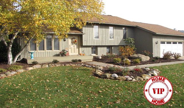 1st image of 970 Woodview Dr