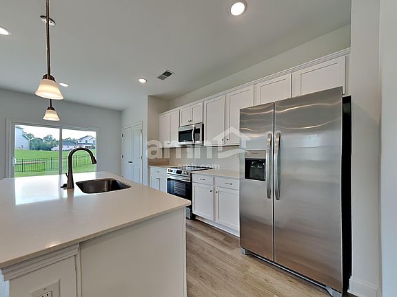 4th image of 4781 McDade Ln