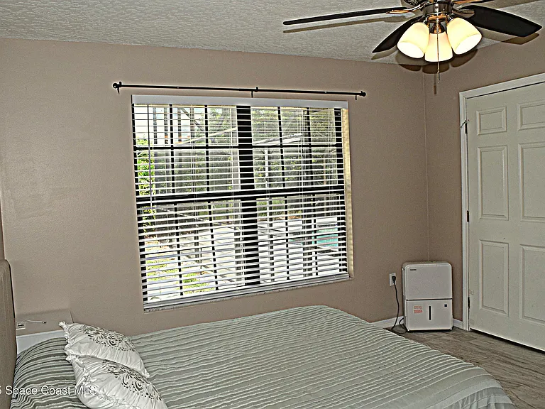 285 Utopia Cir — Photo 17