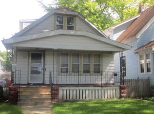 2920 S 9th St, Milwaukee, WI 53215