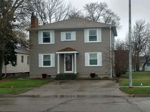3rd image of 119 E Caledonia Ave