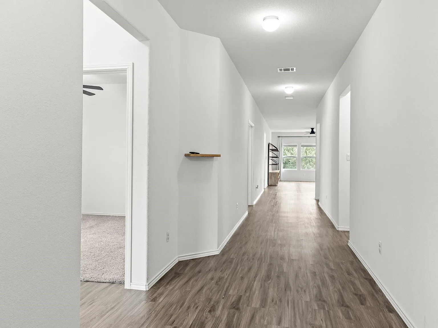 4 bed, 3.0 bath, 2346 sqft, $2,250 — Photo 3