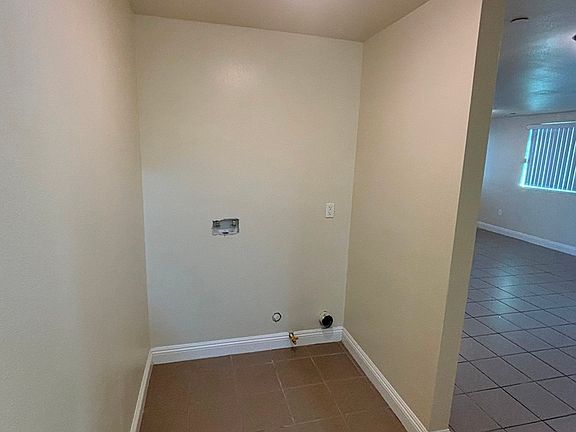 4th image of 630 W 95th St #632