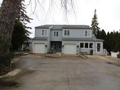 2353 E Sand Rd APT B, Port Clinton, OH, 43452