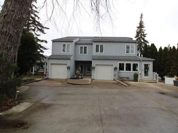 2353 E Sand Rd APT B, Port Clinton, OH 43452