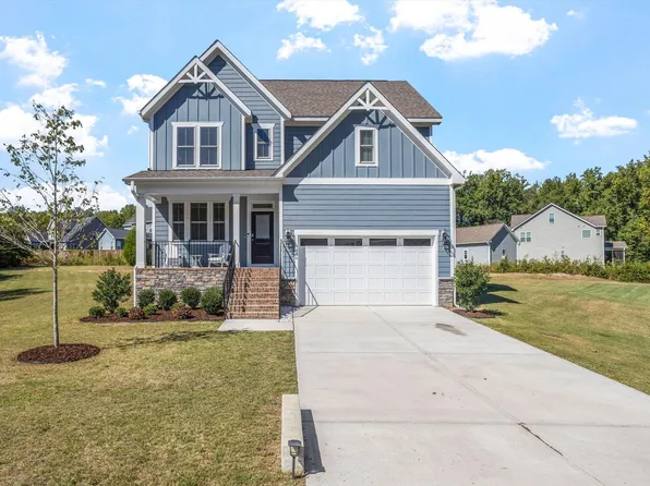 806 Thomas Falls Ct, Fuquay Varina, NC 27526