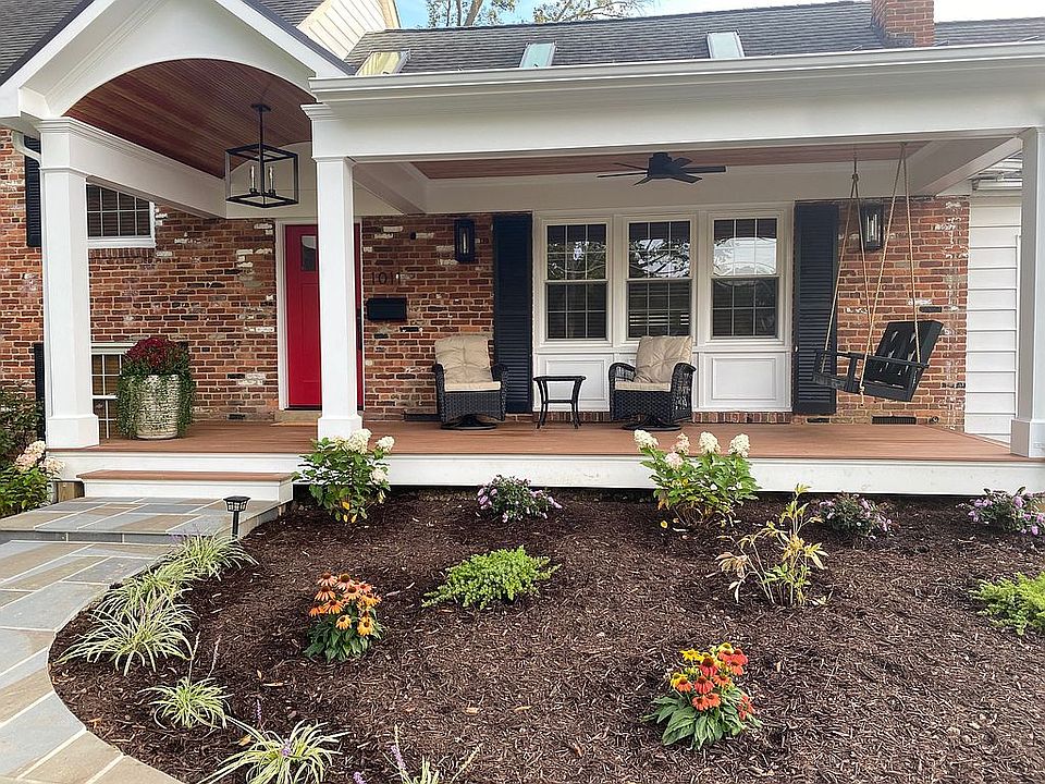 2nd image of 1011 Neal Dr