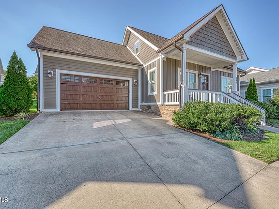 2nd image of 389 Princeton Gardens Dr