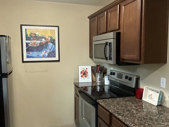 3rd image of 2608 Valentine Ln