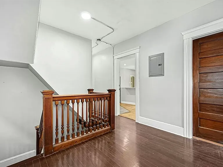 34 William St #2C — Photo 3