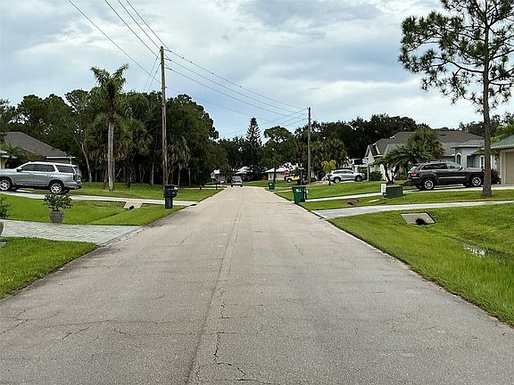 5th image of 737 Rolling Hill Drive