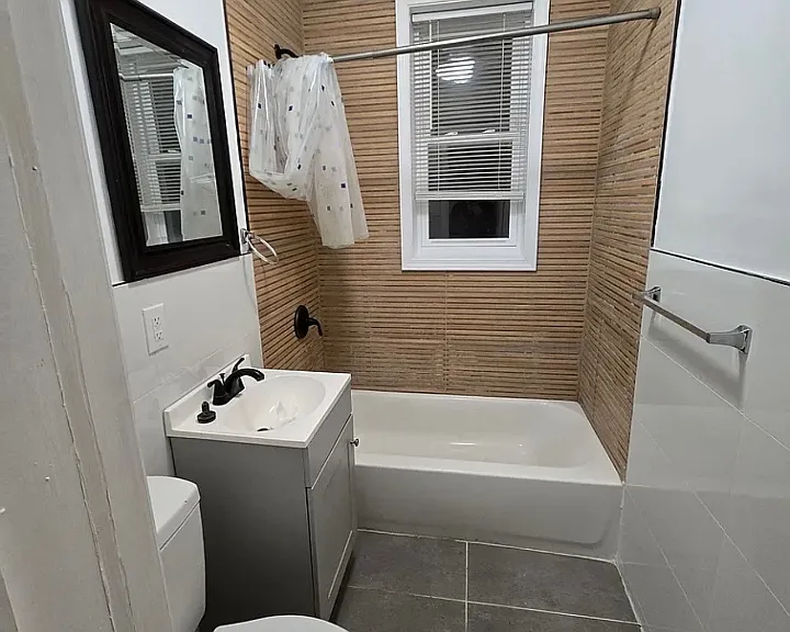 935 Pavonia Ave #4 — Photo 3