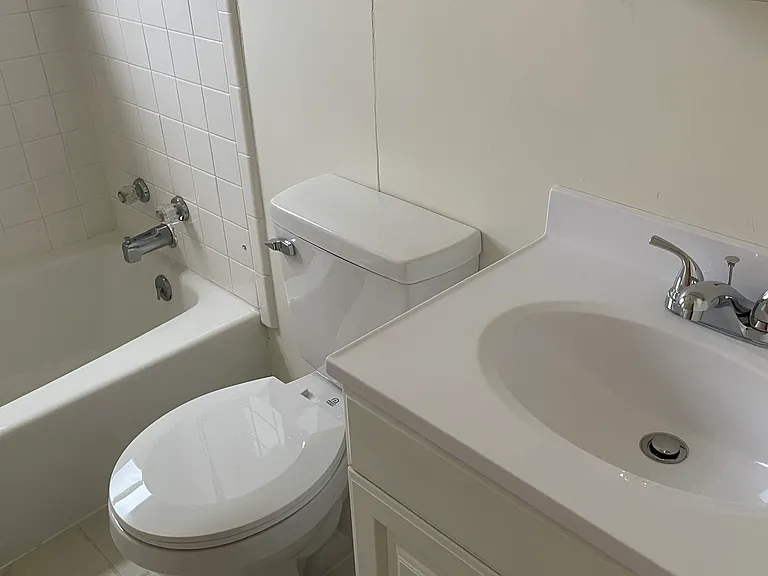 2608 Hanover St — Photo 14