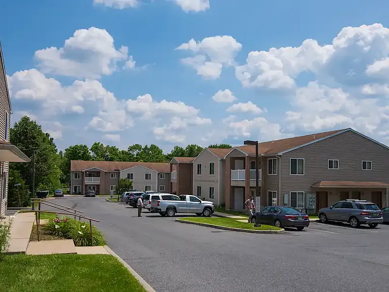 Saylor Park Apartments — Photo 5
