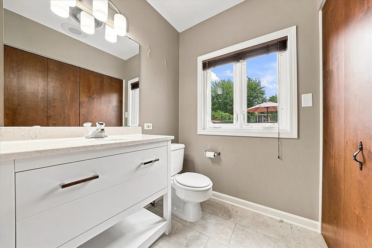 2 bed, 2.5 bath, 1500 sqft, $2,900 — Photo 4