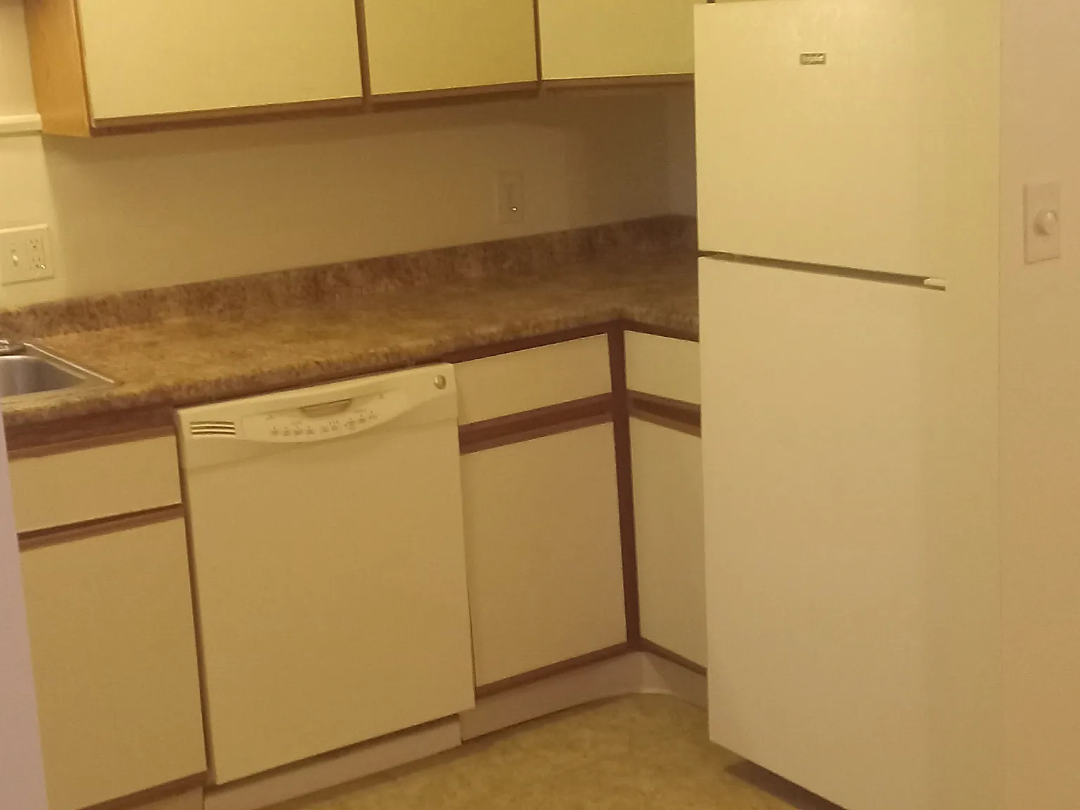 444 Cold Spring Ave — Photo 4