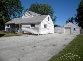 946 Commonwealth St, Saginaw, MI 48604