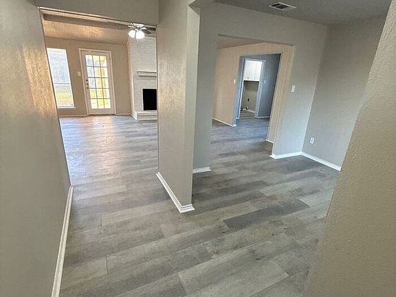 2nd image of 1616 Saint James Dr
