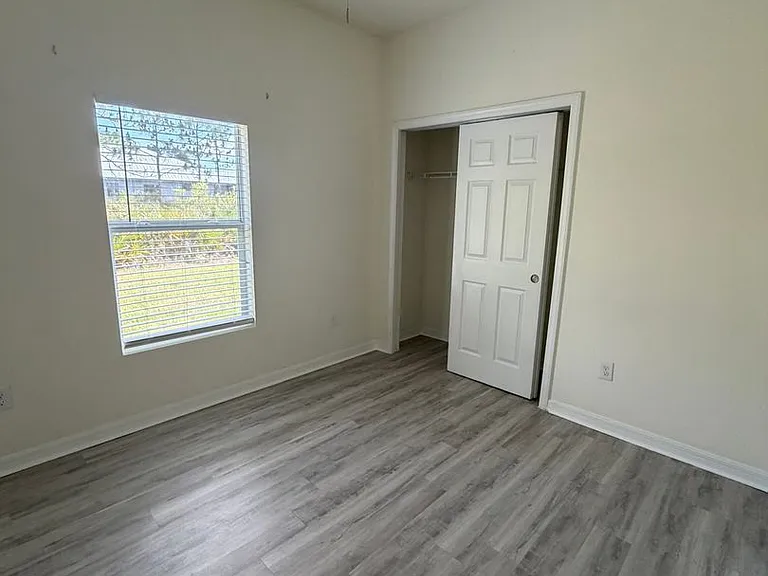 1060 San Cristobal Ave — Photo 5