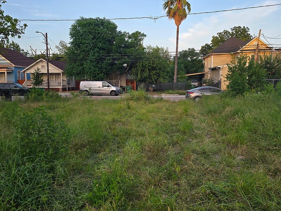 1st image of 2107 Hardy St