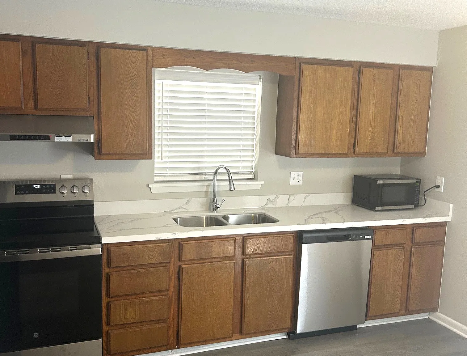 2 bed, $1,100 — Photo 3