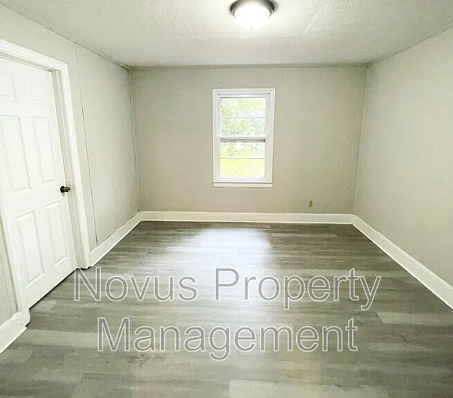 110 Austin Cir — Photo 8
