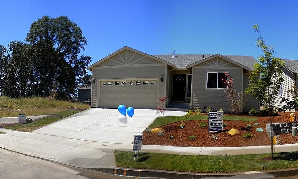 2nd image of 2692 NW Oak Ridge Dr