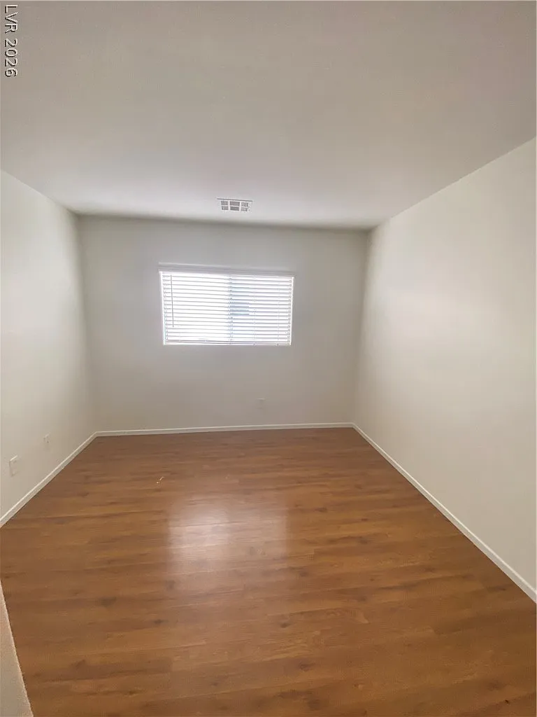 4 bed, 2.5 bath, 2297 sqft, $2,090 — Photo 3