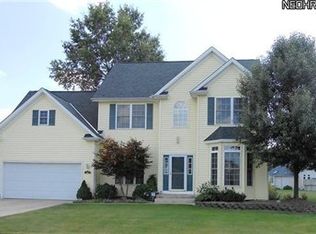 427 Song Bird St, Elyria, OH 44035