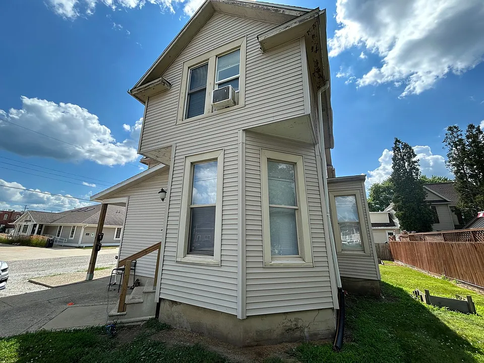 306 N Main St