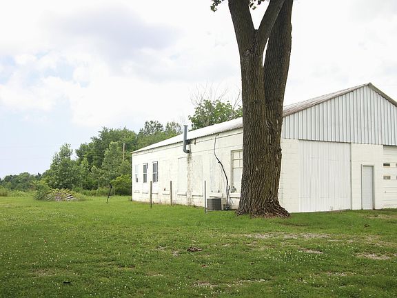 5th image of 18528 Pardee Rd