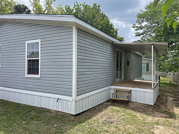4th image of 2580 SE 1st Ave
