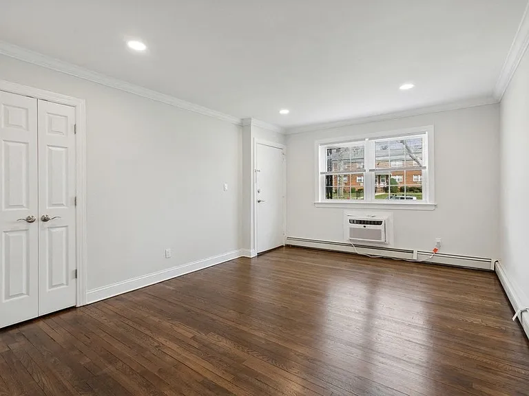 Clara Barton Apartments — Photo 4