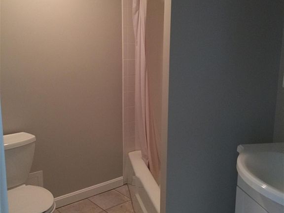 2nd image of 29 Portsmouth St #2R