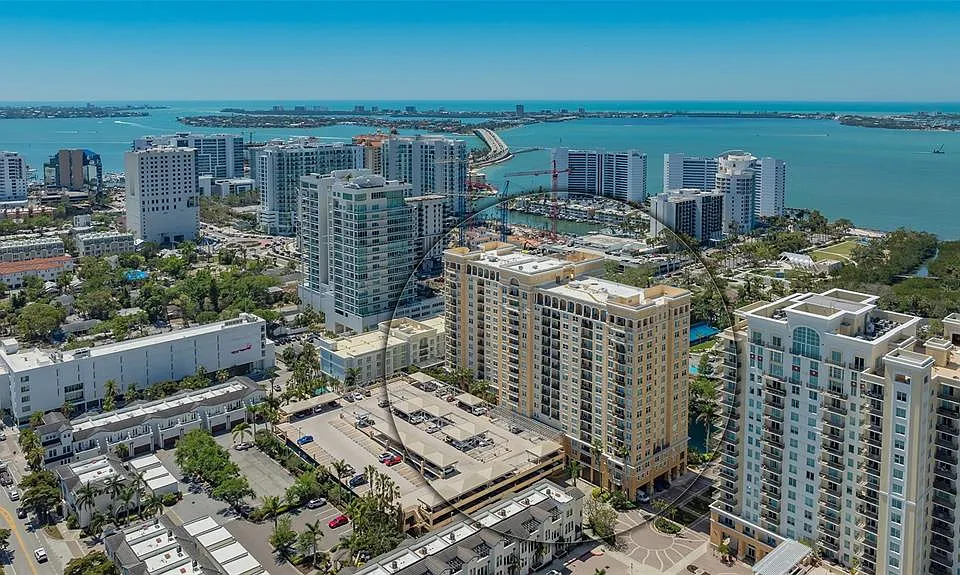 750 N Tamiami Trl #304