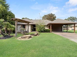 2522 10th St, Port Neches, TX 77651