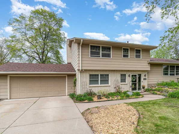 1904 13th St NW, New Brighton, MN 55112