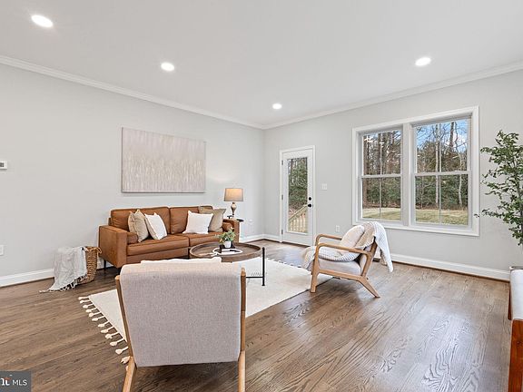 4th image of 11380 Holly Pl