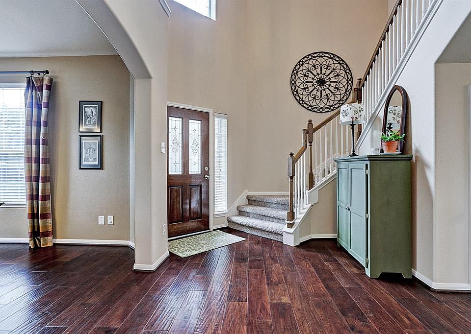 Welcome home to 6011 Starbrook Creek Court. This charming home has fresh paint and recent carpet.