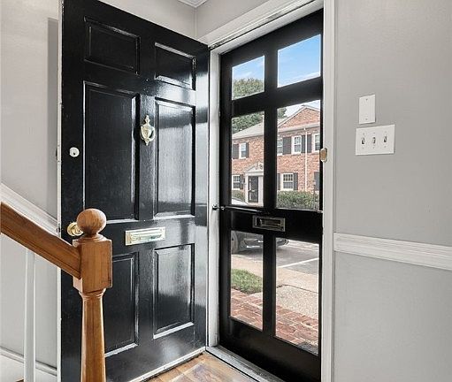 4th image of 403 N Hamilton St APT F