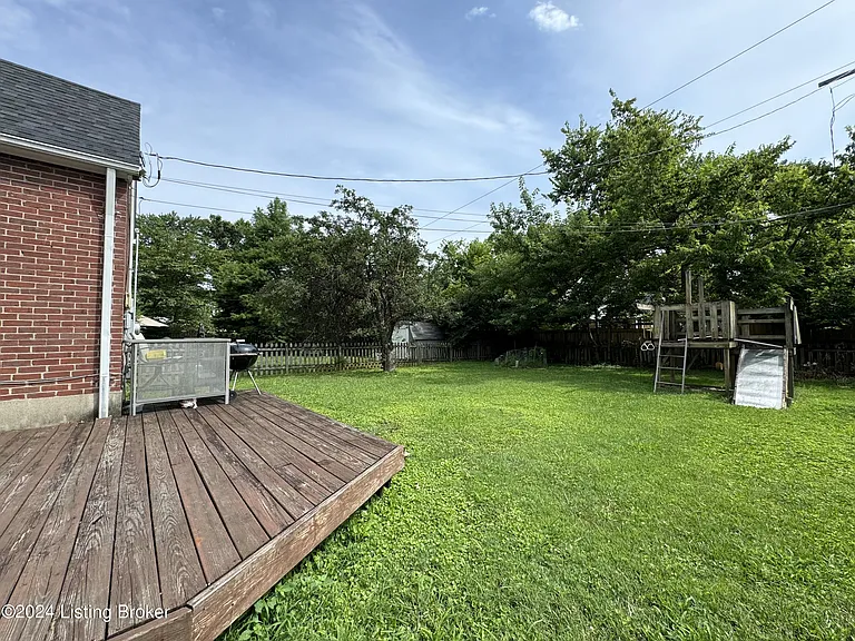 249 Norbourne Blvd — Photo 26