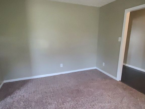 2nd image of 1678 Montrose Dr