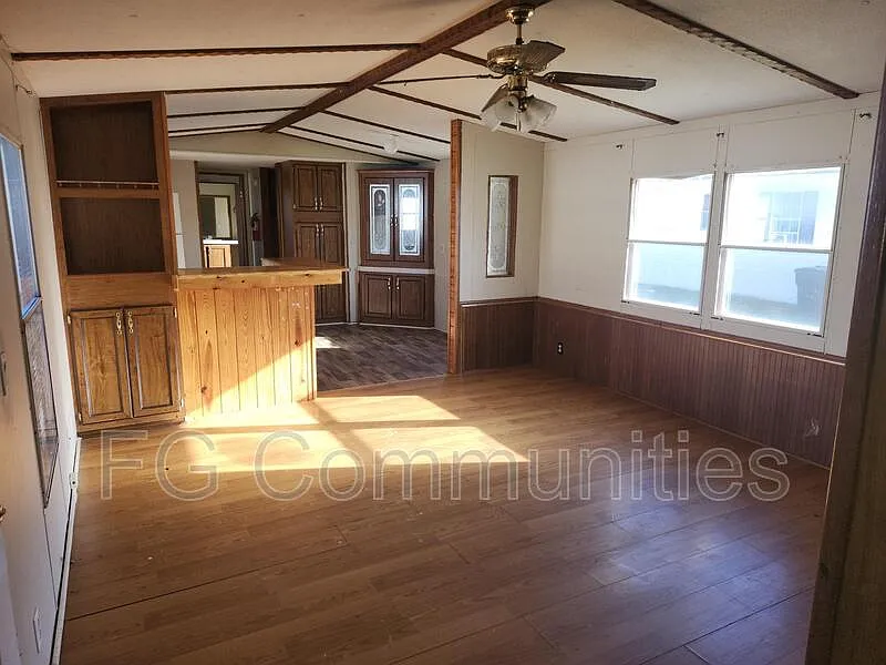 3 bed, 2.0 bath, $1,350 — Photo 4