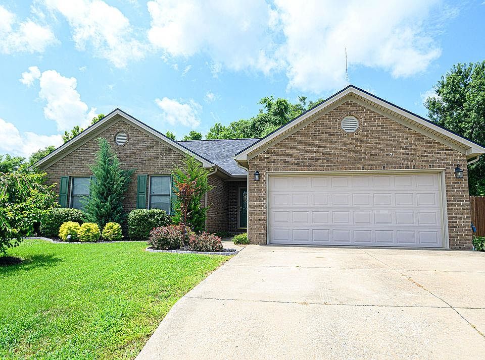 1st image of 102 Goldfinch Dr