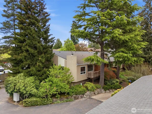 790 Madison Avenue N, Bainbridge Island, WA 98110