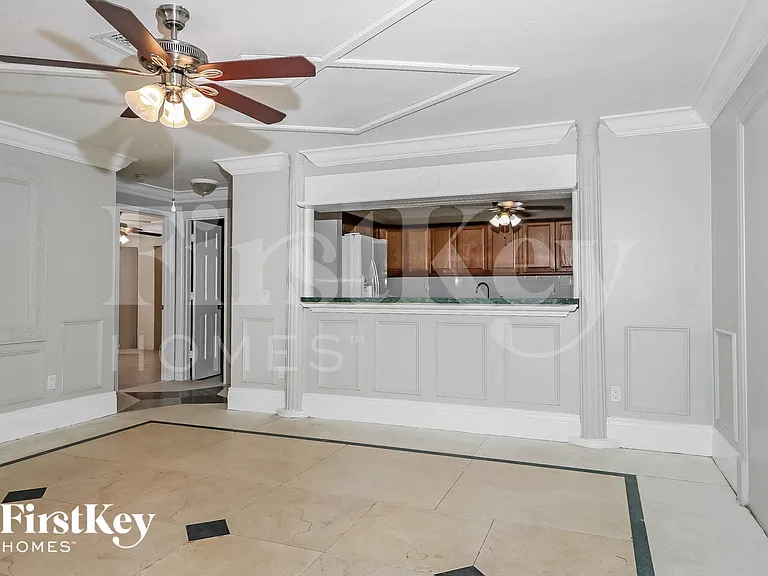 410 NE 26th Ave — Photo 5