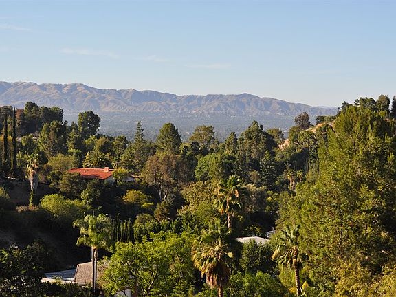 3rd image of 19023 Pasadero Dr