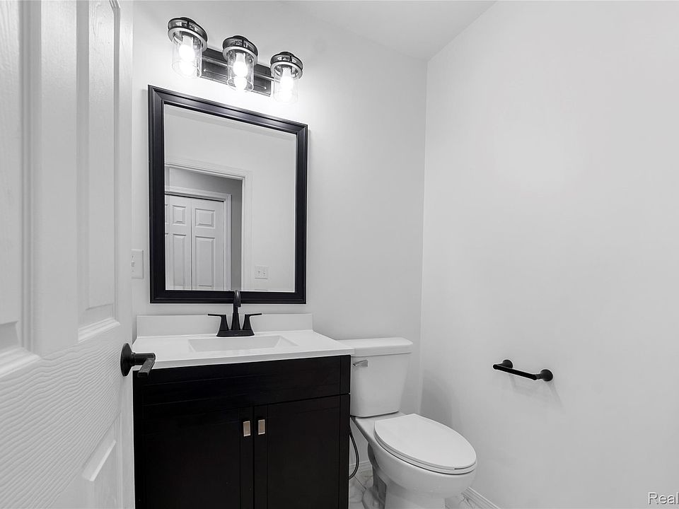 24790 Ashley Ct, photo 29