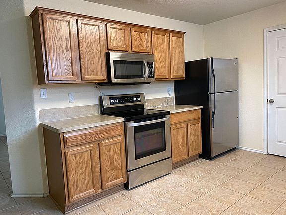 5th image of 206 Burnham Dr