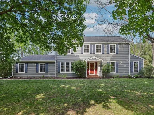 452 Bron Derw COURT, Wales, WI 53183